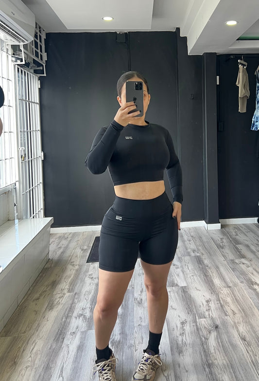 Black Long Sleeve   sin escote