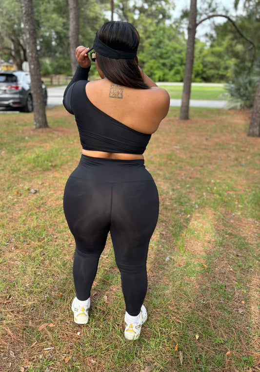 Sporty set one shoulder