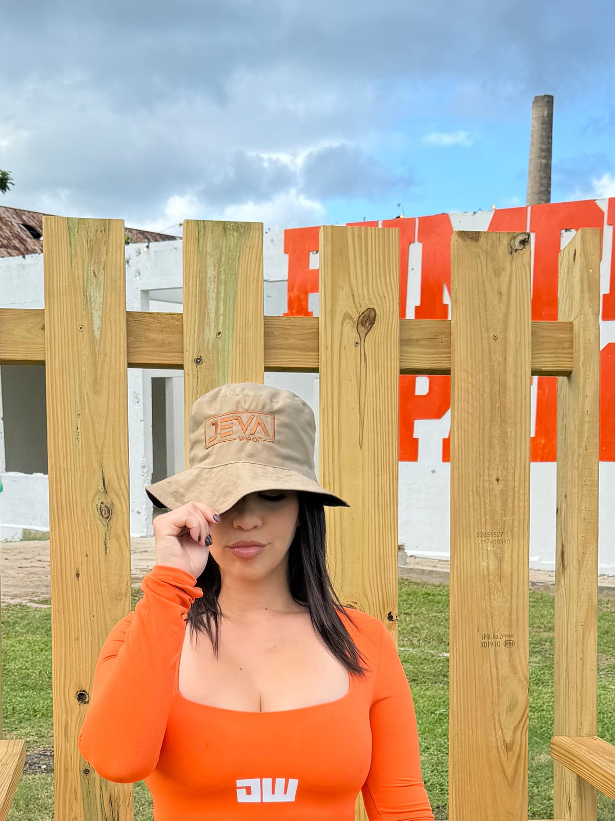 Caqui bucket hat